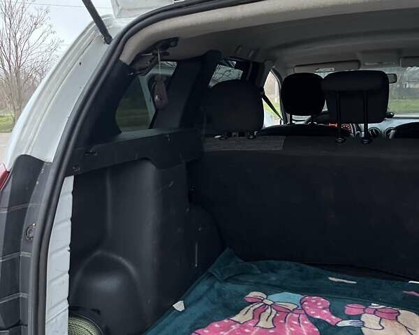 Белый Дачия Duster, объемом двигателя 1.5 л и пробегом 274 тыс. км за 7400 $, фото 14 на Automoto.ua