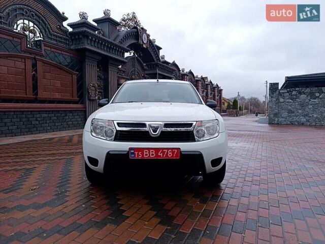 Белый Дачия Duster, объемом двигателя 1.6 л и пробегом 227 тыс. км за 7777 $, фото 2 на Automoto.ua