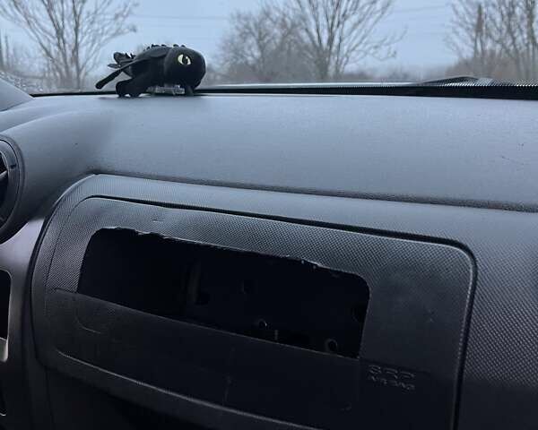 Белый Дачия Duster, объемом двигателя 1.5 л и пробегом 274 тыс. км за 7400 $, фото 21 на Automoto.ua