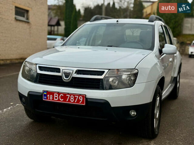 Дачия Duster 2013 в Ровно на Automoto.ua Белый Дачия Duster, объемом двигателя 1.6 л и пробегом 213 тыс. км за 7699 $, фото 1 на Automoto.ua