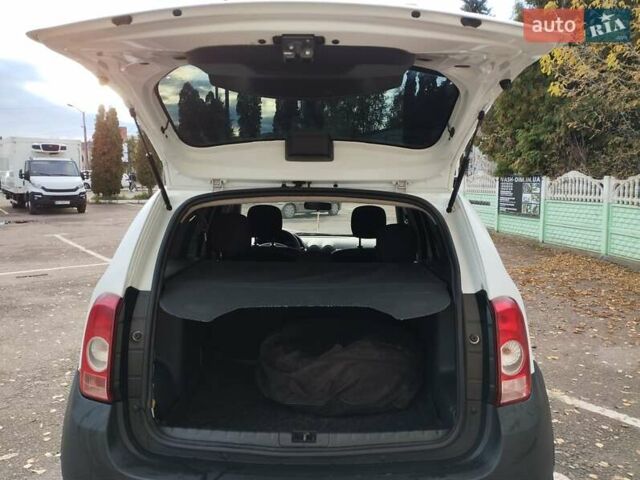 Белый Дачия Duster, объемом двигателя 1.6 л и пробегом 220 тыс. км за 7199 $, фото 17 на Automoto.ua