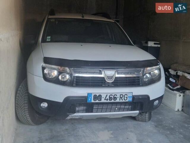 Білий Дачія Duster, об'ємом двигуна 1.5 л та пробігом 207 тис. км за 8900 $, фото 1 на Automoto.ua