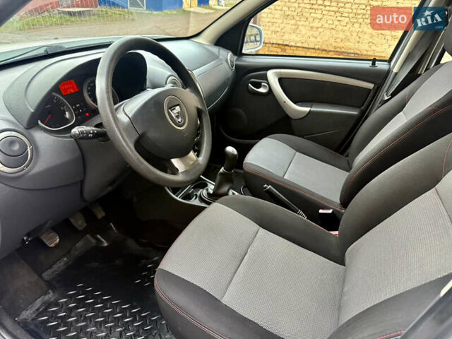 Дачия Duster 2013 в Ровно на Automoto.ua Белый Дачия Duster, объемом двигателя 1.6 л и пробегом 213 тыс. км за 7699 $, фото 13 на Automoto.ua