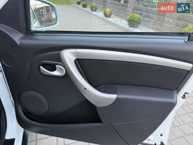 Белый Дачия Duster, объемом двигателя 1.6 л и пробегом 213 тыс. км за 6699 $, фото 22 на Automoto.ua