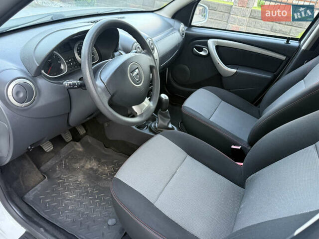 Белый Дачия Duster, объемом двигателя 1.6 л и пробегом 213 тыс. км за 6699 $, фото 11 на Automoto.ua