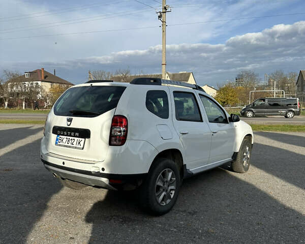 Белый Дачия Duster, объемом двигателя 1.5 л и пробегом 233 тыс. км за 10500 $, фото 5 на Automoto.ua