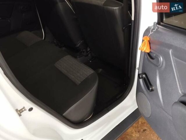Белый Дачия Duster, объемом двигателя 1.6 л и пробегом 220 тыс. км за 7499 $, фото 10 на Automoto.ua