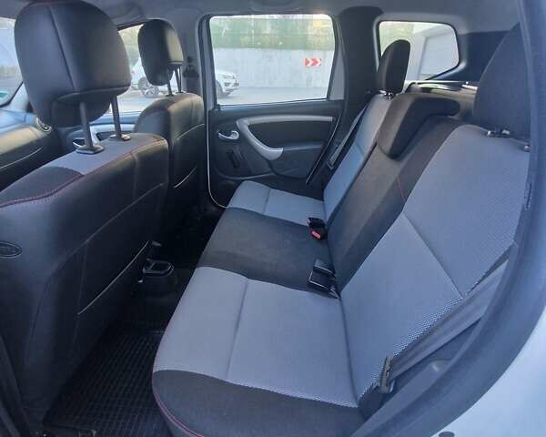 Білий Дачія Duster, об'ємом двигуна 1.5 л та пробігом 207 тис. км за 8900 $, фото 18 на Automoto.ua