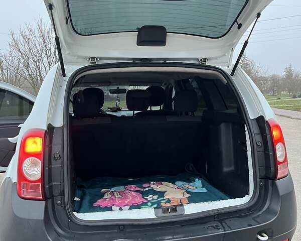 Белый Дачия Duster, объемом двигателя 1.5 л и пробегом 274 тыс. км за 7400 $, фото 12 на Automoto.ua