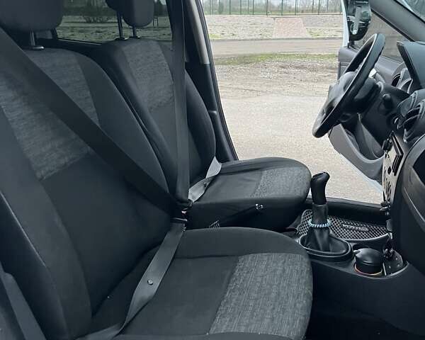 Белый Дачия Duster, объемом двигателя 1.5 л и пробегом 274 тыс. км за 7400 $, фото 19 на Automoto.ua