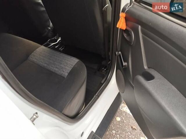 Белый Дачия Duster, объемом двигателя 1.6 л и пробегом 220 тыс. км за 7199 $, фото 12 на Automoto.ua