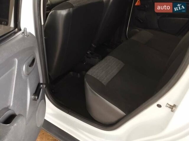 Белый Дачия Duster, объемом двигателя 1.6 л и пробегом 220 тыс. км за 7499 $, фото 9 на Automoto.ua