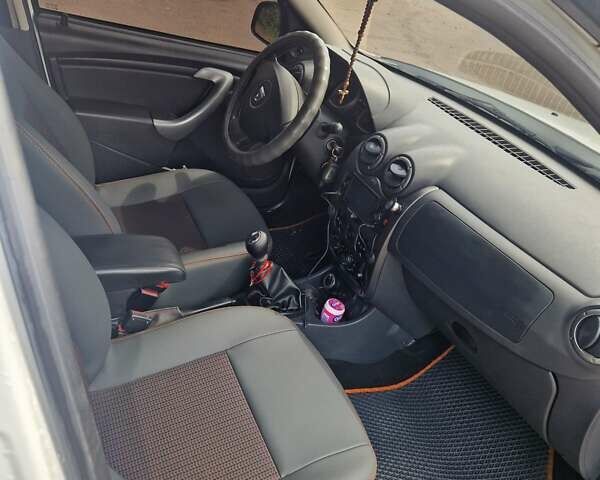 Белый Дачия Duster, объемом двигателя 1.6 л и пробегом 157 тыс. км за 8499 $, фото 7 на Automoto.ua