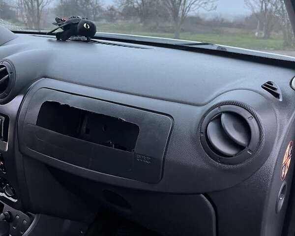 Белый Дачия Duster, объемом двигателя 1.5 л и пробегом 274 тыс. км за 7400 $, фото 20 на Automoto.ua