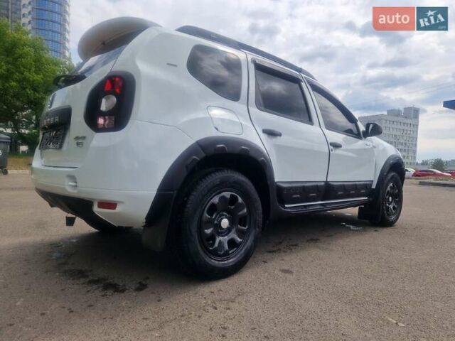 Белый Дачия Duster, объемом двигателя 1.6 л и пробегом 157 тыс. км за 8499 $, фото 4 на Automoto.ua