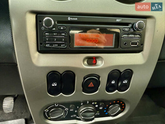 Білий Дачія Duster, об'ємом двигуна 1.6 л та пробігом 212 тис. км за 7299 $, фото 15 на Automoto.ua