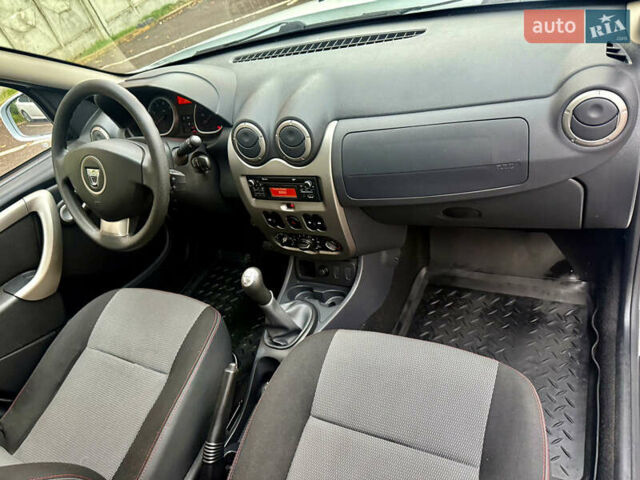 Дачия Duster 2013 в Ровно на Automoto.ua Белый Дачия Duster, объемом двигателя 1.6 л и пробегом 213 тыс. км за 7699 $, фото 29 на Automoto.ua