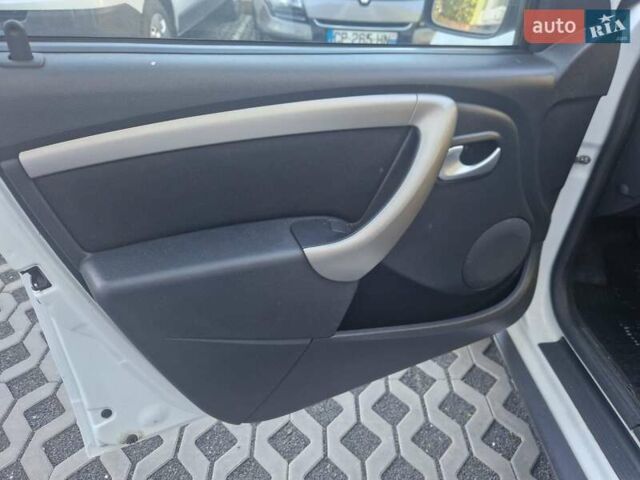 Білий Дачія Duster, об'ємом двигуна 1.5 л та пробігом 207 тис. км за 8900 $, фото 20 на Automoto.ua