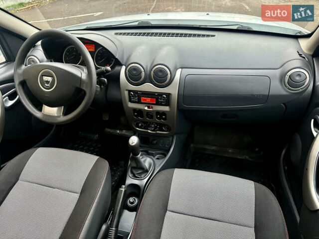 Дачия Duster 2013 в Ровно на Automoto.ua Белый Дачия Duster, объемом двигателя 1.6 л и пробегом 213 тыс. км за 7699 $, фото 26 на Automoto.ua