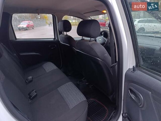 Белый Дачия Duster, объемом двигателя 1.6 л и пробегом 227 тыс. км за 7777 $, фото 19 на Automoto.ua