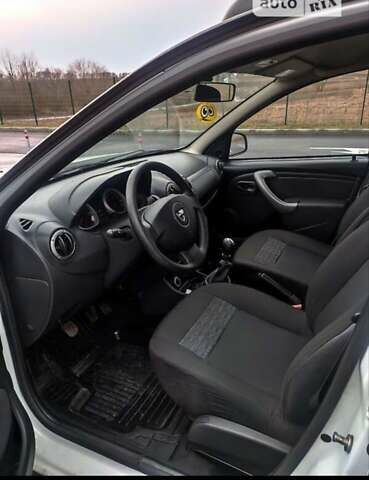 Белый Дачия Duster, объемом двигателя 1.6 л и пробегом 157 тыс. км за 8499 $, фото 17 на Automoto.ua