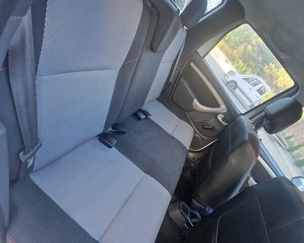 Білий Дачія Duster, об'ємом двигуна 1.5 л та пробігом 207 тис. км за 8900 $, фото 17 на Automoto.ua