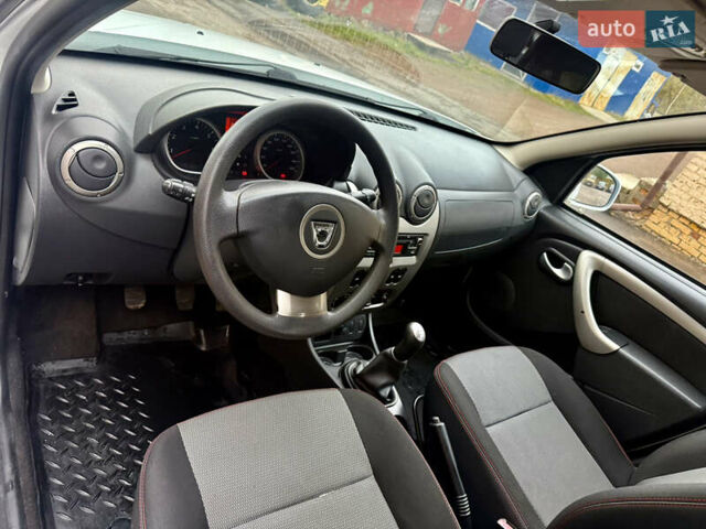 Дачия Duster 2013 в Ровно на Automoto.ua Белый Дачия Duster, объемом двигателя 1.6 л и пробегом 213 тыс. км за 7699 $, фото 16 на Automoto.ua