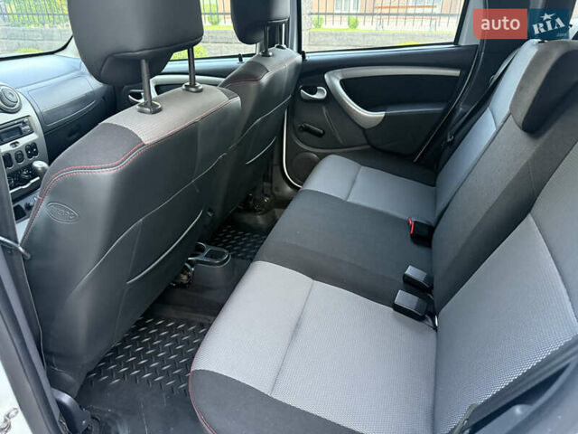 Белый Дачия Duster, объемом двигателя 1.6 л и пробегом 213 тыс. км за 6699 $, фото 15 на Automoto.ua