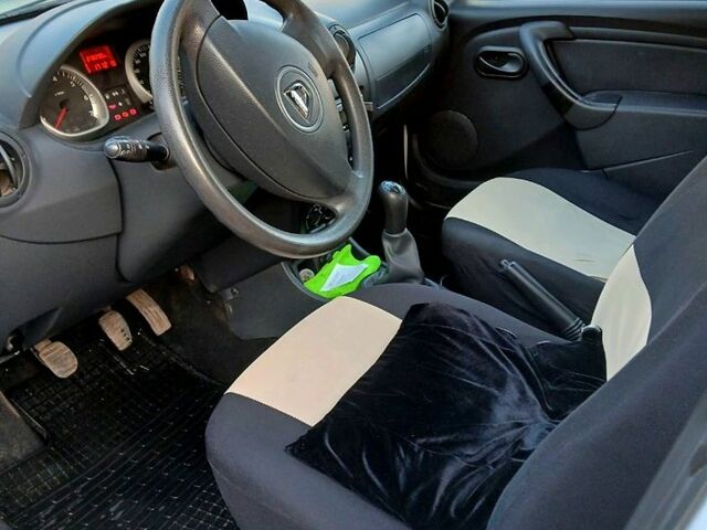 Белый Дачия Duster, объемом двигателя 15 л и пробегом 276 тыс. км за 9500 $, фото 5 на Automoto.ua