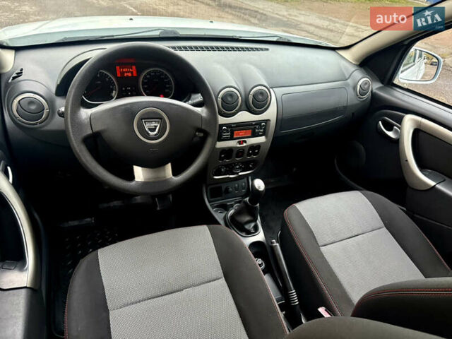 Дачия Duster 2013 в Ровно на Automoto.ua Белый Дачия Duster, объемом двигателя 1.6 л и пробегом 213 тыс. км за 7699 $, фото 23 на Automoto.ua
