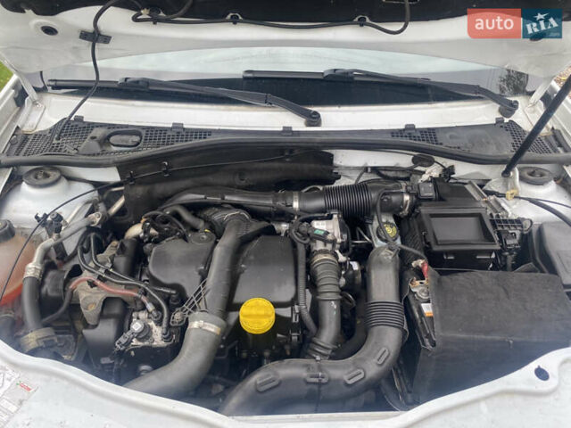 Белый Дачия Duster, объемом двигателя 1.5 л и пробегом 263 тыс. км за 9800 $, фото 20 на Automoto.ua