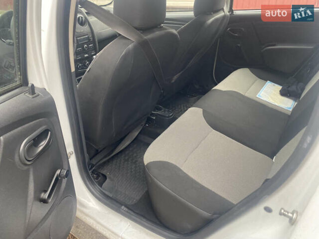Белый Дачия Duster, объемом двигателя 1.5 л и пробегом 263 тыс. км за 9800 $, фото 16 на Automoto.ua