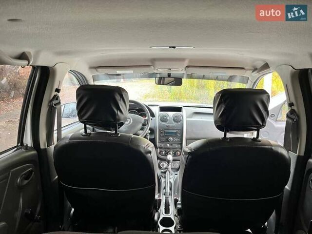 Белый Дачия Duster, объемом двигателя 1.6 л и пробегом 220 тыс. км за 10600 $, фото 8 на Automoto.ua