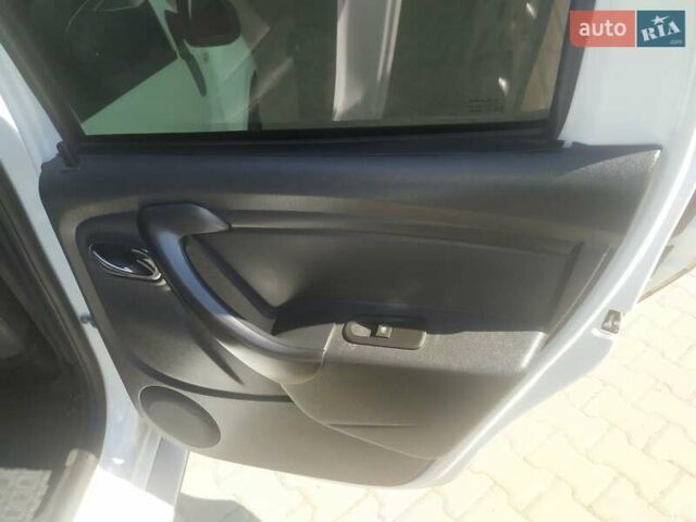 Белый Дачия Duster, объемом двигателя 1.2 л и пробегом 85 тыс. км за 8500 $, фото 20 на Automoto.ua