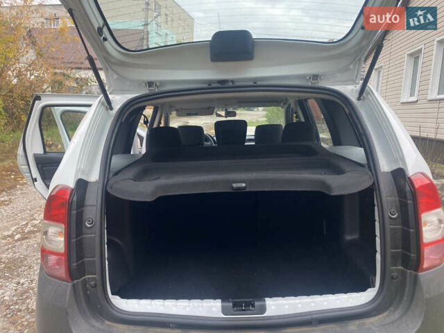Белый Дачия Duster, объемом двигателя 1.5 л и пробегом 263 тыс. км за 9800 $, фото 11 на Automoto.ua