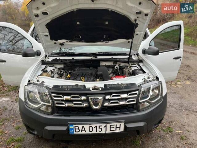Белый Дачия Duster, объемом двигателя 1.6 л и пробегом 220 тыс. км за 10600 $, фото 2 на Automoto.ua