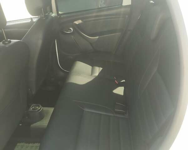 Белый Дачия Duster, объемом двигателя 1.2 л и пробегом 85 тыс. км за 8500 $, фото 26 на Automoto.ua