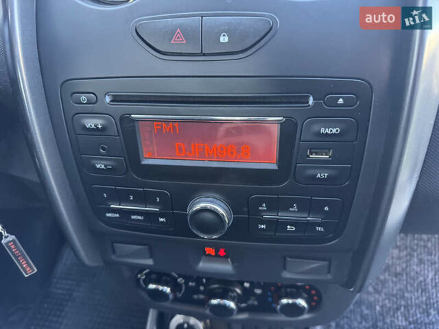 Білий Дачія Duster, об'ємом двигуна 1.6 л та пробігом 203 тис. км за 9950 $, фото 21 на Automoto.ua