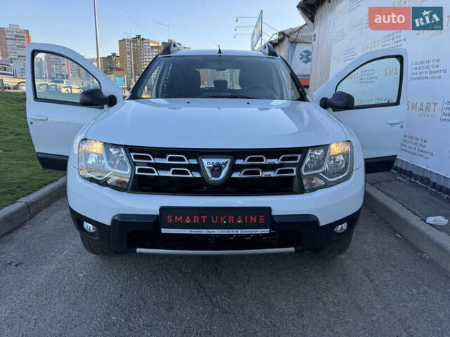 Білий Дачія Duster, об'ємом двигуна 1.6 л та пробігом 203 тис. км за 9950 $, фото 2 на Automoto.ua