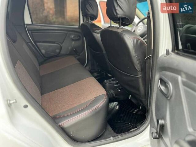 Белый Дачия Duster, объемом двигателя 1.6 л и пробегом 220 тыс. км за 10600 $, фото 9 на Automoto.ua
