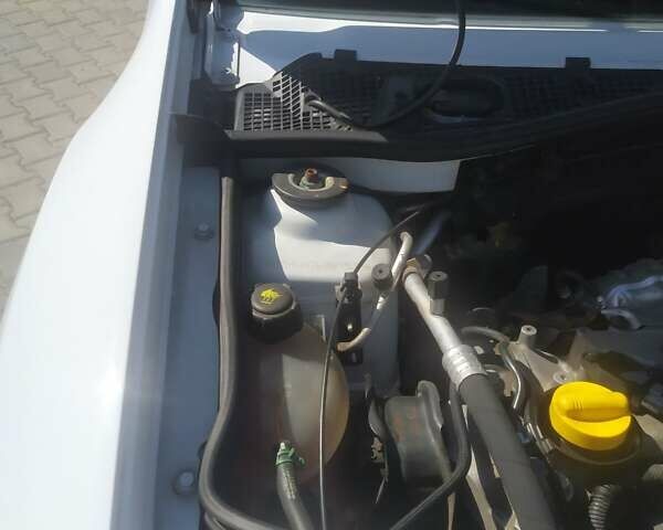 Белый Дачия Duster, объемом двигателя 1.2 л и пробегом 85 тыс. км за 8500 $, фото 16 на Automoto.ua