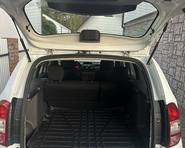 Белый Дачия Duster, объемом двигателя 1.5 л и пробегом 170 тыс. км за 10800 $, фото 25 на Automoto.ua