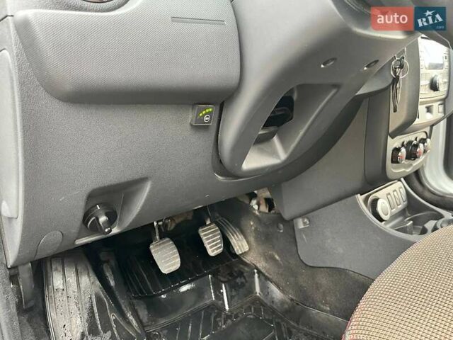 Белый Дачия Duster, объемом двигателя 1.6 л и пробегом 220 тыс. км за 10600 $, фото 11 на Automoto.ua