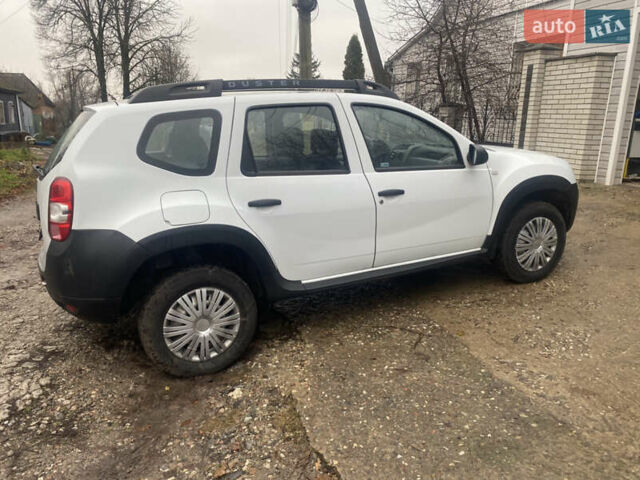 Белый Дачия Duster, объемом двигателя 1.5 л и пробегом 263 тыс. км за 9800 $, фото 2 на Automoto.ua