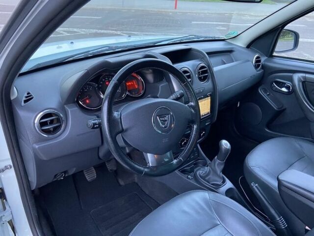 Белый Дачия Duster, объемом двигателя 1.6 л и пробегом 72 тыс. км за 7400 $, фото 17 на Automoto.ua