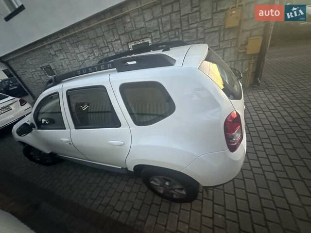 Белый Дачия Duster, объемом двигателя 1.5 л и пробегом 170 тыс. км за 10800 $, фото 1 на Automoto.ua