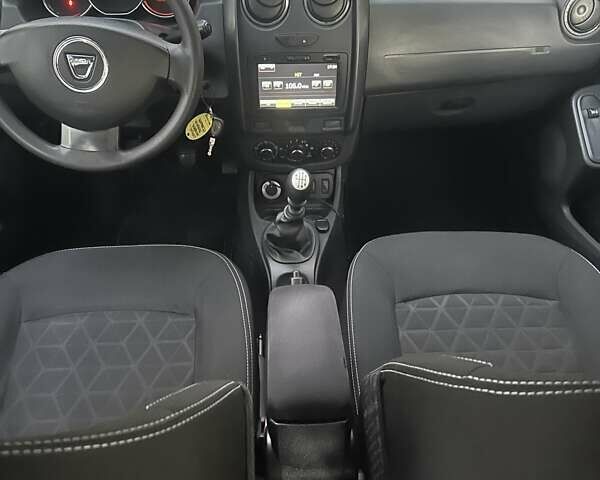 Белый Дачия Duster, объемом двигателя 1.5 л и пробегом 170 тыс. км за 10800 $, фото 24 на Automoto.ua
