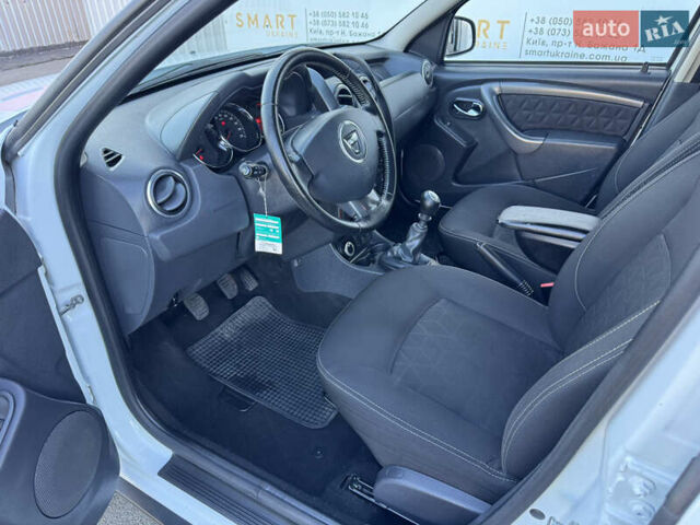 Білий Дачія Duster, об'ємом двигуна 1.6 л та пробігом 203 тис. км за 9950 $, фото 12 на Automoto.ua