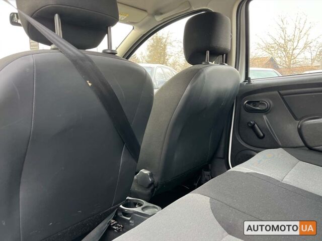 Белый Дачия Duster, объемом двигателя 1.5 л и пробегом 152 тыс. км за 9999 $, фото 15 на Automoto.ua
