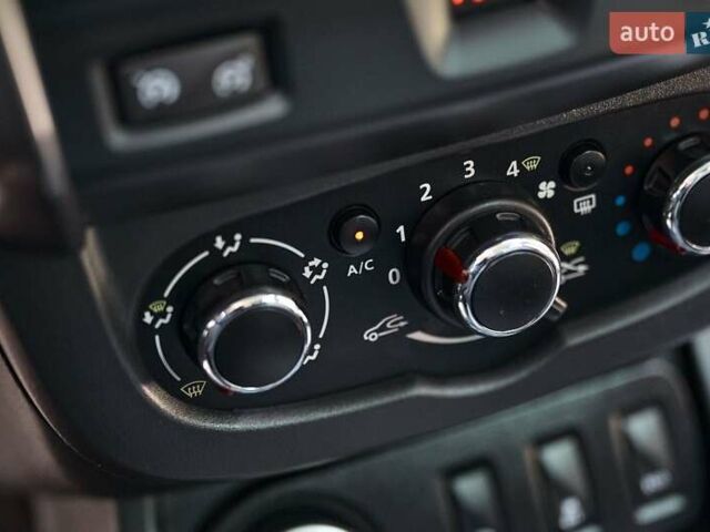 Белый Дачия Duster, объемом двигателя 1.6 л и пробегом 141 тыс. км за 9000 $, фото 33 на Automoto.ua